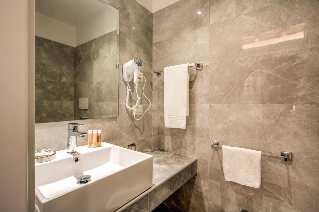 Vite 21 Luxury * Rom